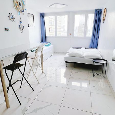 Apartment Near Subway And Supermarket Paris Eksteriør billede