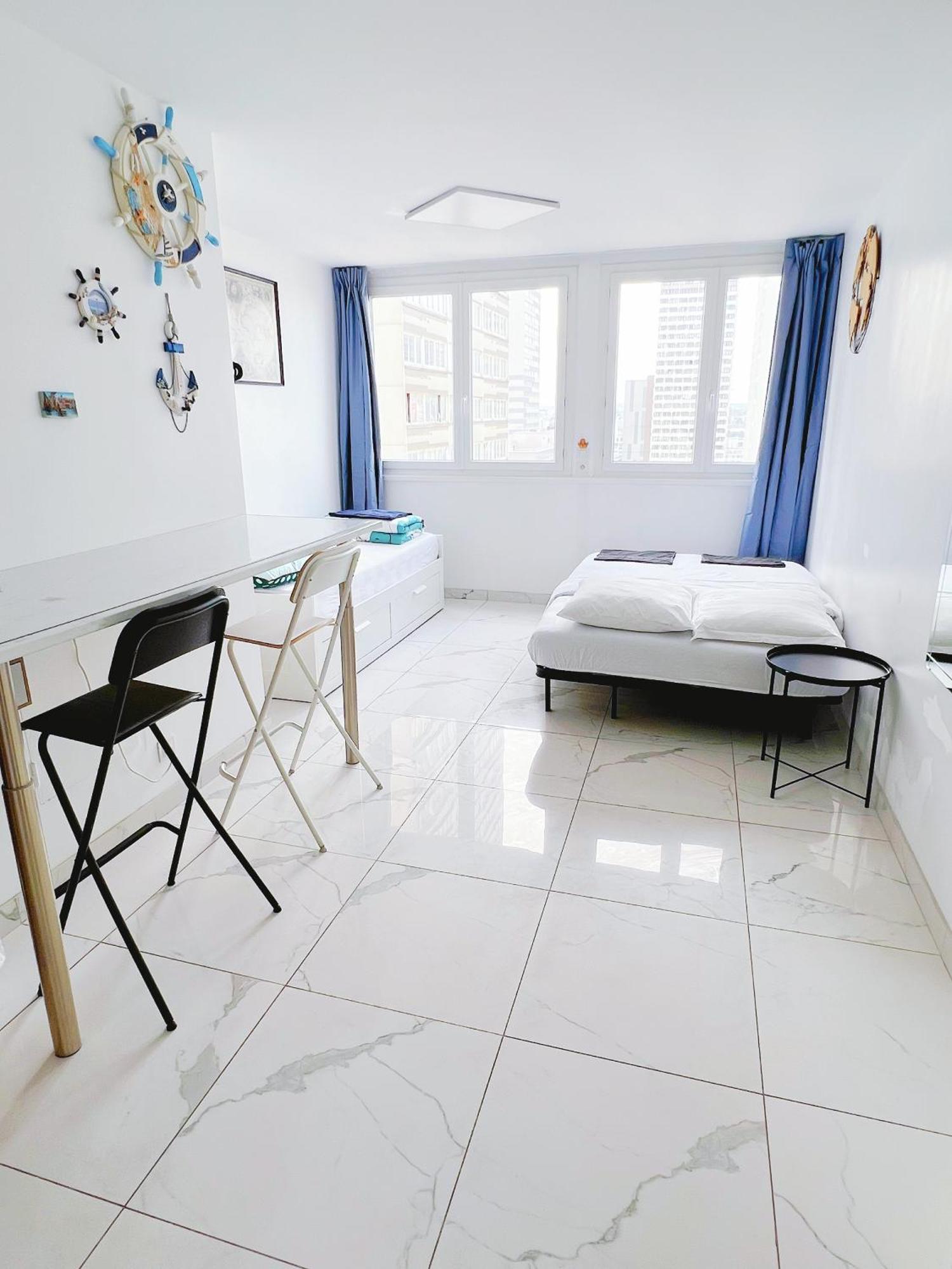 Apartment Near Subway And Supermarket Paris Eksteriør billede