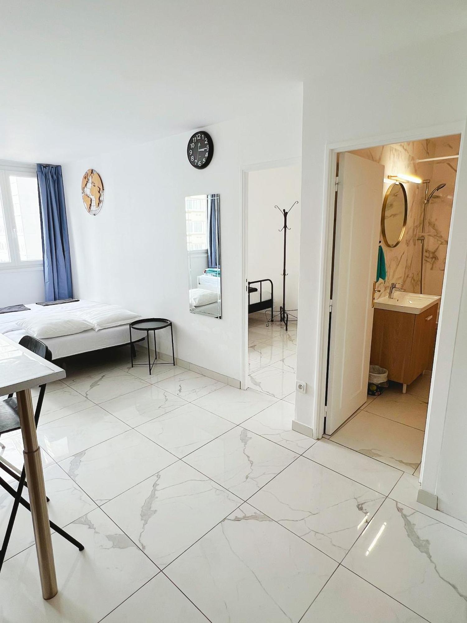 Apartment Near Subway And Supermarket Paris Eksteriør billede